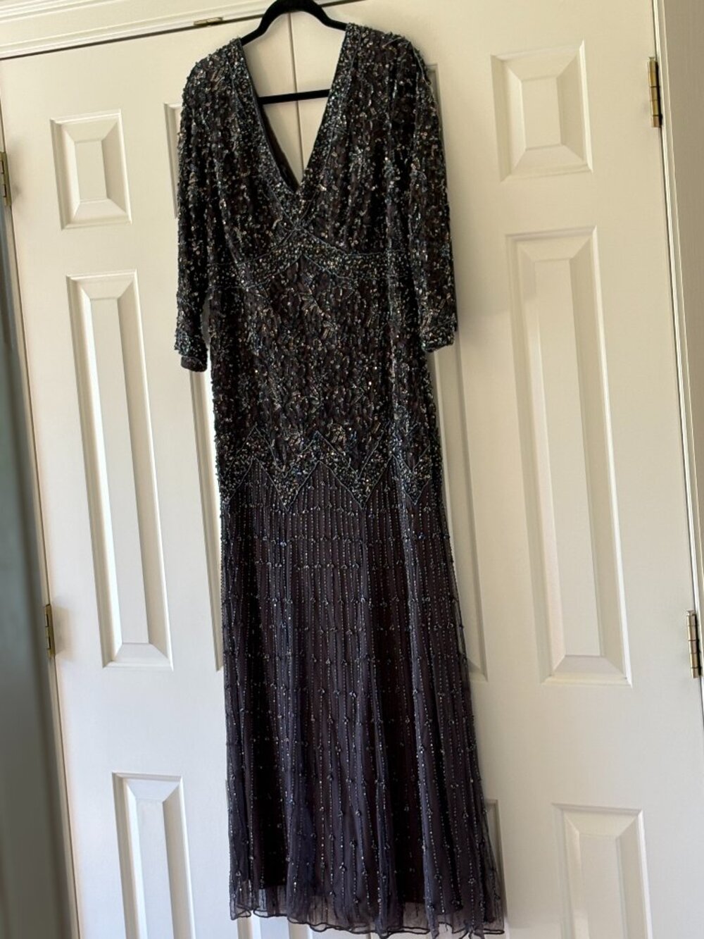 Stunning Pisarro Nights Charcoal  Gown  Sz 16